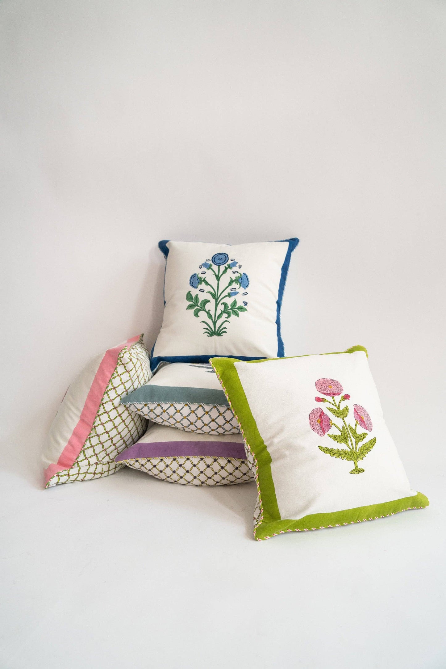 La Reine Blockprint Pillow with insert