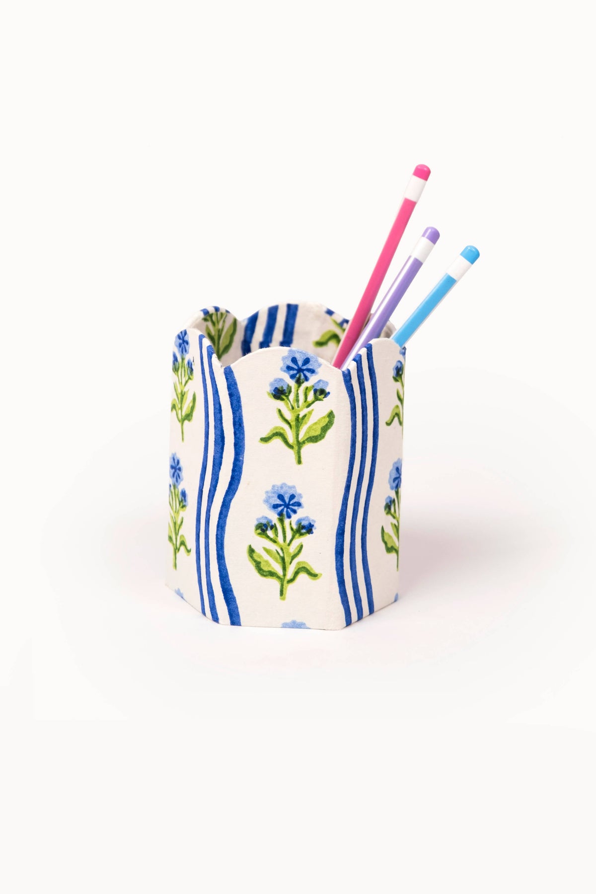 Wavy Stripe Collapsible Pencil Holder