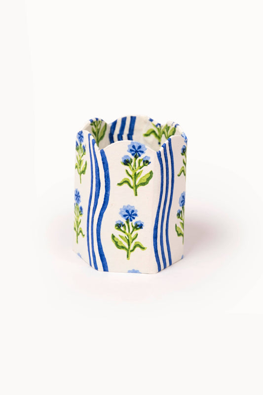 Wavy Stripe Collapsible Pencil Holder
