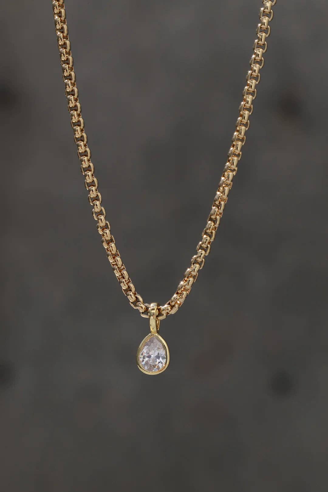 Sloane Chain & Pendant Necklace
