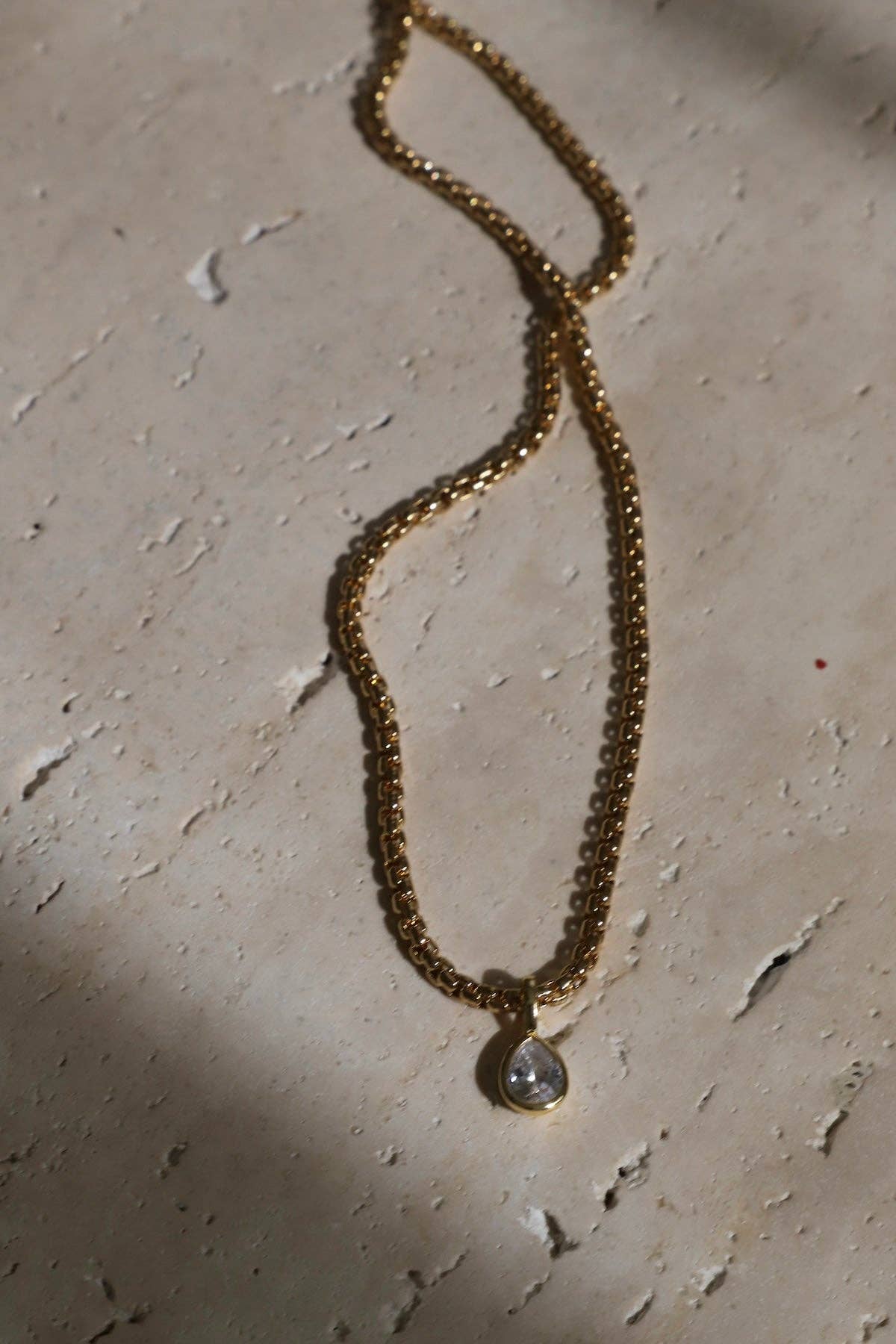 Sloane Chain & Pendant Necklace