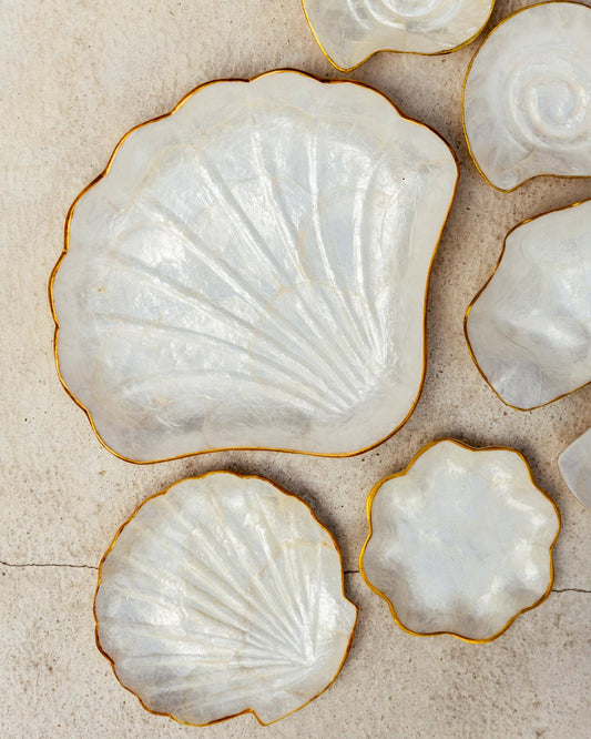 Mother of Pearl Accent Scallop Dish