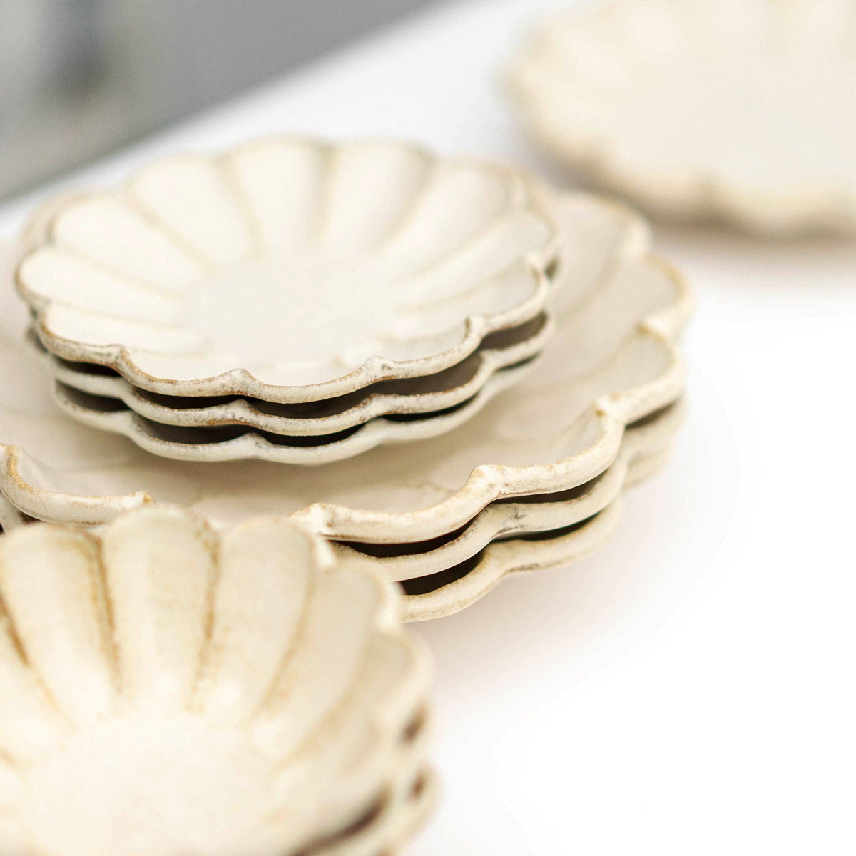Rinka Scalloped Dishes