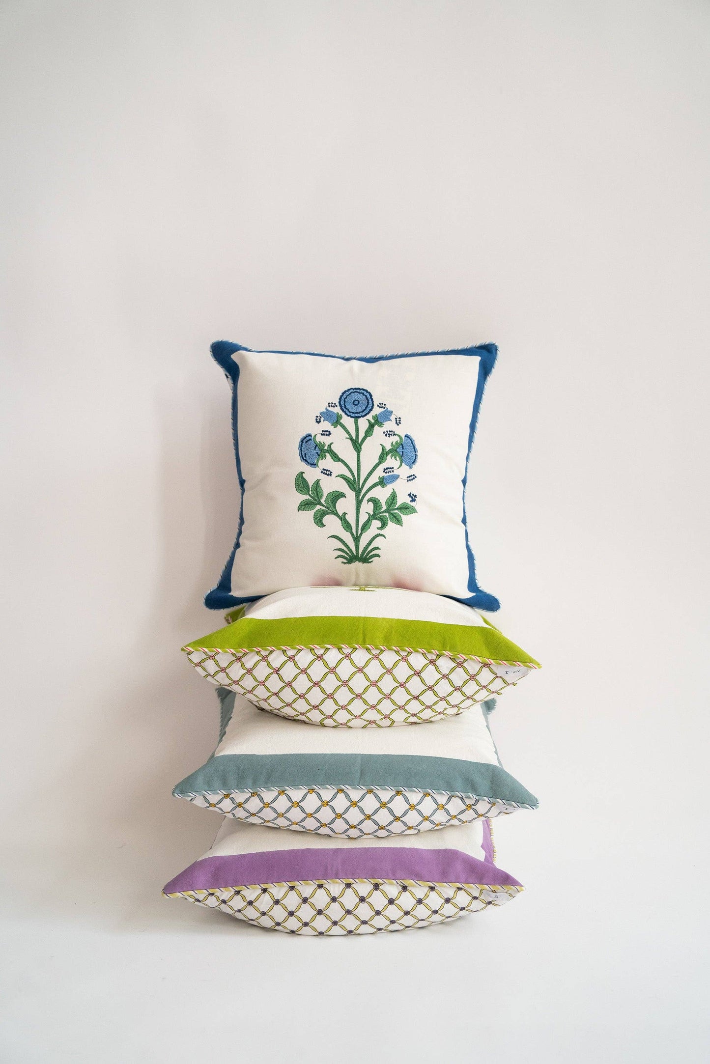 La Reine Blockprint Pillow with insert