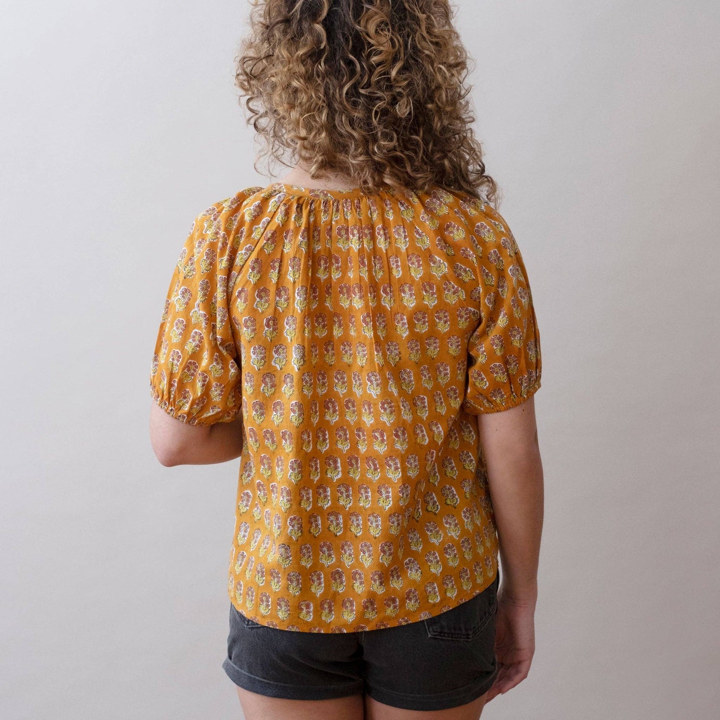 Flora Top- Malin Gold