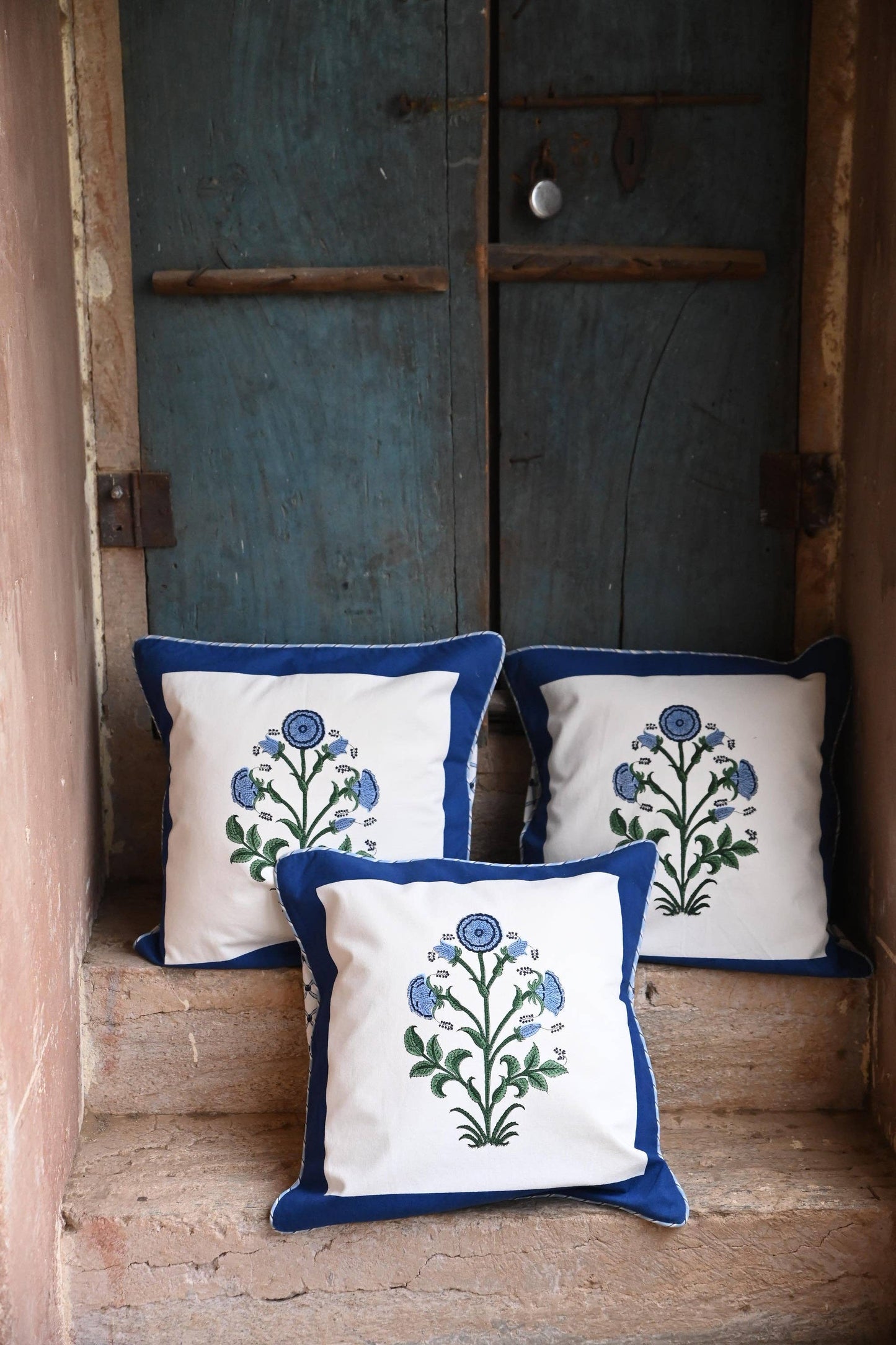 La Reine Blockprint Pillow with insert