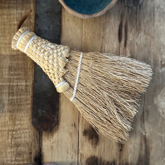 Hand broom